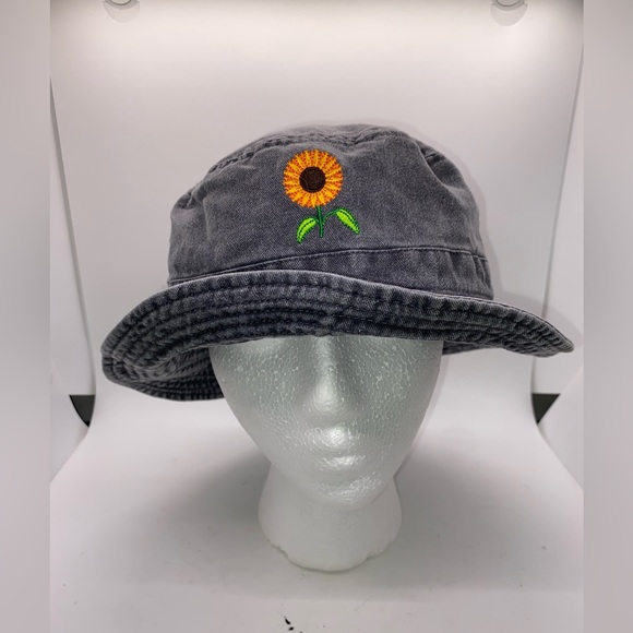 Accessories - Bucket hat